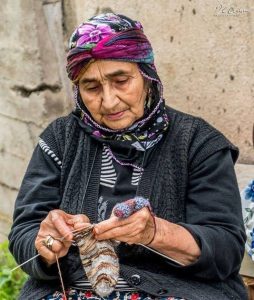 💬 یکی از جملاتی که خیلی با آن احساس همدلی میکنم این جمله از <em>آگاتا کریستی</em> هست که میگوید: 💬 یکی از جملاتی که خیلی با آن احساس همدلی میکنم این جمله از <em>آگاتا کریستی</em> هست که میگوید: